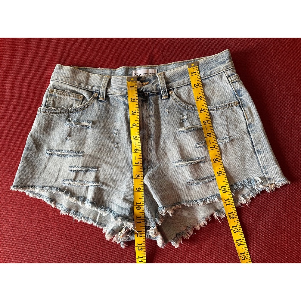 Zara distressed light wash denim shorts, size 6 - Picture 8 of 10